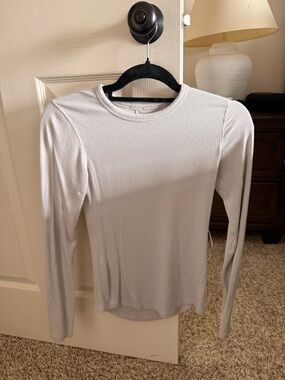 Lululemon Hold Tight Long Sleeve - Dove Gray